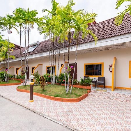 Coconut Resort Hotel Patong ภายนอก รูปภาพ