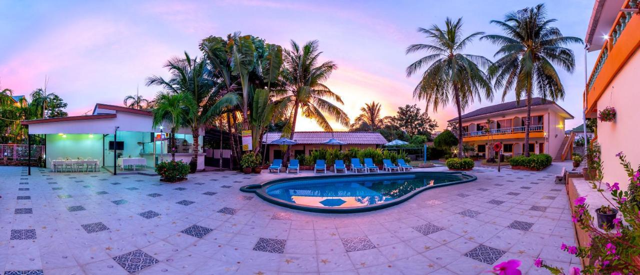 Coconut Resort Hotel Patong ภายนอก รูปภาพ