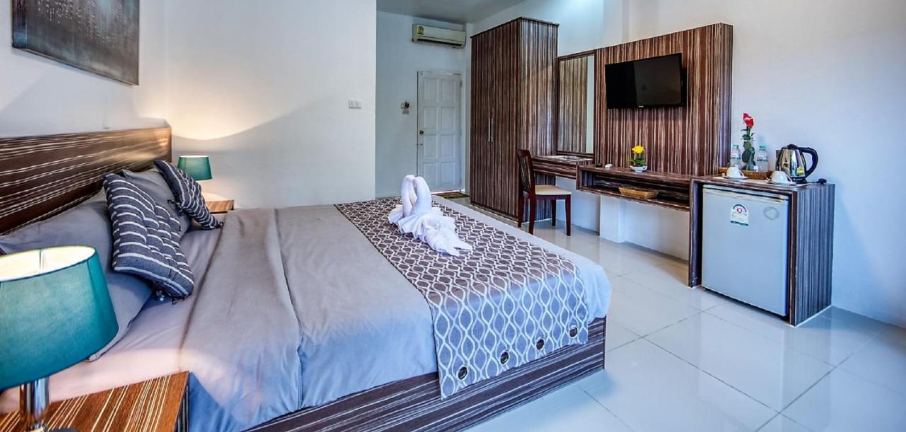 Coconut Resort Hotel Patong ภายนอก รูปภาพ